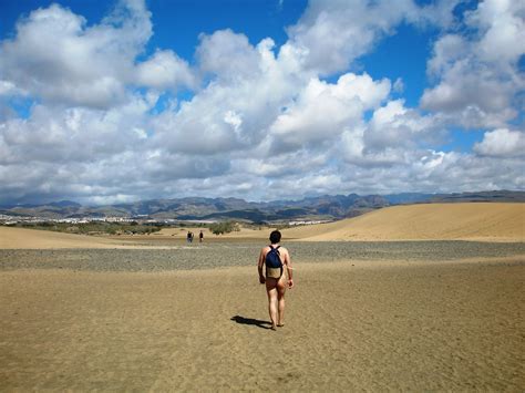 Mirall Trencat De Julianen Naked Trekking