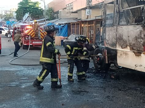 Se Incendia Un Cami N De Transporte P Blico En Acapulco Enterado Mx