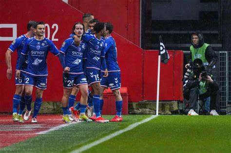 Concarneau Le Beau Geste Des Joueurs De L USC Pour Remercier Leurs