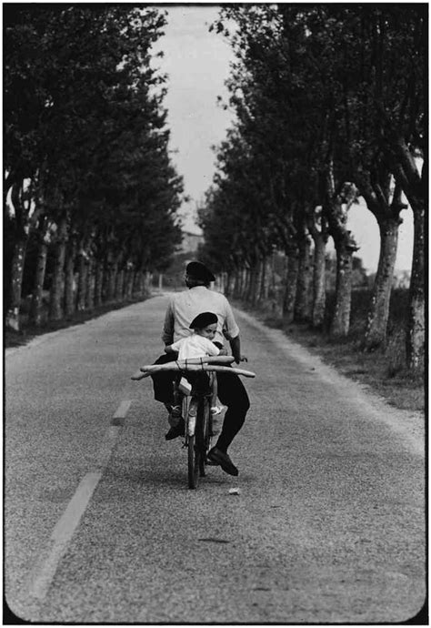 Photographer Spotlight: Elliott Erwitt - Adventures of Yoo