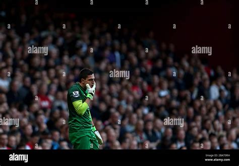 Arsenal goalkeeper Vito Mannone Stock Photo - Alamy