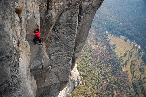 'Free Solo' Star Alex Honnold Explains How He Got Into the Terrifying ...