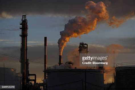 Energy Refining Photos And Premium High Res Pictures Getty Images