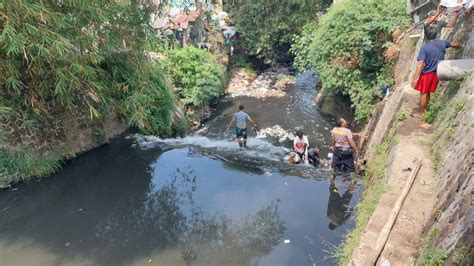 Satpol Pp Cimahi Periksa Pelaku Pembuang Sampah Sembarangan