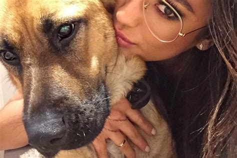 Instagram Caroline Receveur et Ginny Weasley de Harry Potter en bikini Télé Loisirs