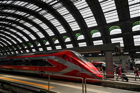 This New High-speed Train Will Get You From Rome to Pompeii in Less ...