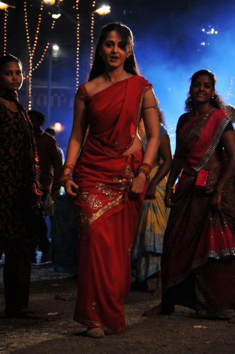 Anushka Shetty Hot Cinema Latest Anushka With Simbu Hot In Vaanam HD Images