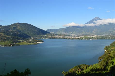 Amatitlán Lake And De Agua Volcano Una Parte Del Lago De Flickr