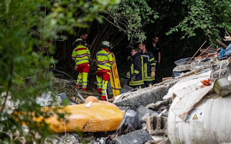 Haus Explosion Im Sauerland Tote Frau Nach Hauseinsturz In Hemer