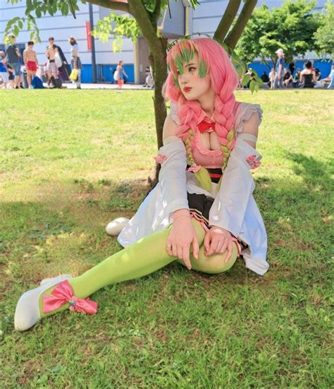 Mitsuri Kanroji Cosplay