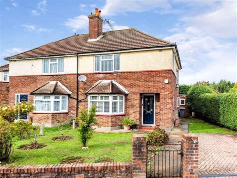 3 Bed Semi Detached House For Sale In Harewood Gardens South Croydon