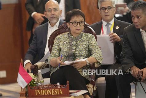 Tepis Isu Mundur Menlu Retno Disebut Sedang Sibuk Di Luar Negeri