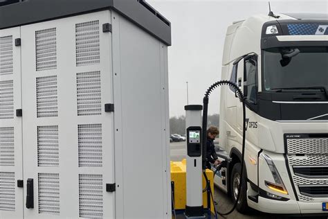 Kempower baut Lkw Ladeparks für Logistikkonzern DFDS electrive net