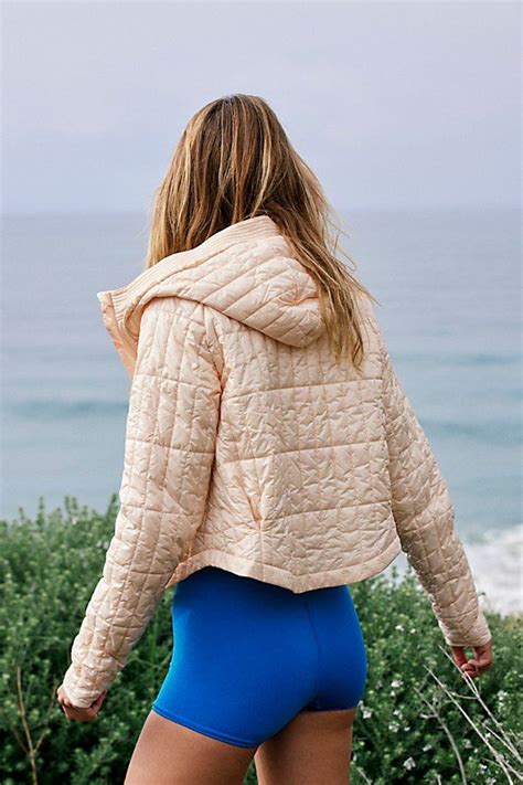 Light As A Feather Packable Puffer In Cute Casual Outfits Women