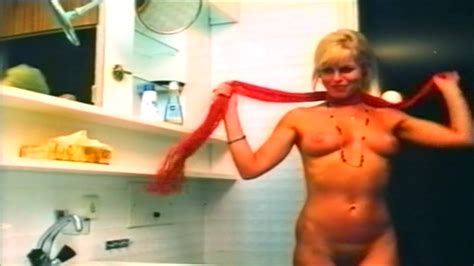 Naked Sigrun Theil in Der Junge mit der Tiefenschärfe