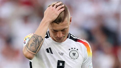 Verzeihung Und Gute Besserung Toni Kroos Entschuldigt Sich Nach Foul