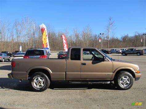 Sandalwood Metallic 2003 Chevrolet S10 Ls Extended Cab 4x4 Exterior Photo 56718476