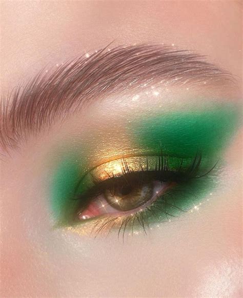 Trendy Eye Makeup To Try This Summer