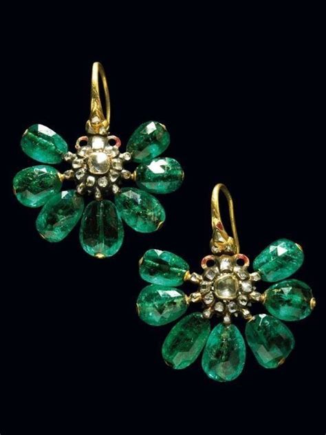 Pin by serpil serdar on Yeşil Jewelry Vintage jewelry Emerald earrings