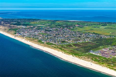 Wenningstedt Braderup Sylt von oben Ortsansicht an der Meeres Küste