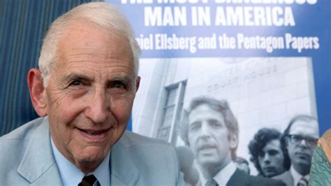 Daniel Ellsberg, Pentagon Papers whistleblower, dead at 92 - ABC News