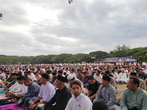 Ribuan Jemaah Shalat Idul Adha H Di Lapangan Blang Padang Banda