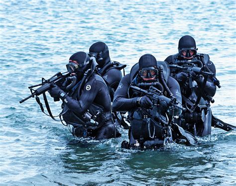 Navy Seals Get The Best Wetsuits From Neptunic Iba