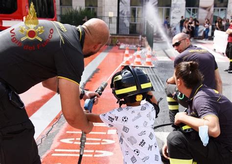 La Spezia Torna Pompieropoli Bambini Vigili Del Fuoco Per Un Giorno Liguria Oggi