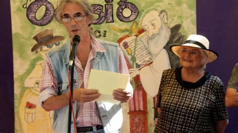 Enric Casasses i Pilarín Bayés inauguren la Fira del Llibre d Ocasió