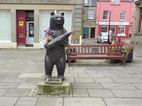 The Story of Wojtek The Bear, Poland's Unlikely Heroic Soldier