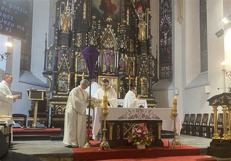 Kwietnia Liturgia Wielkiego Czwartku Parafia Pw W Micha A