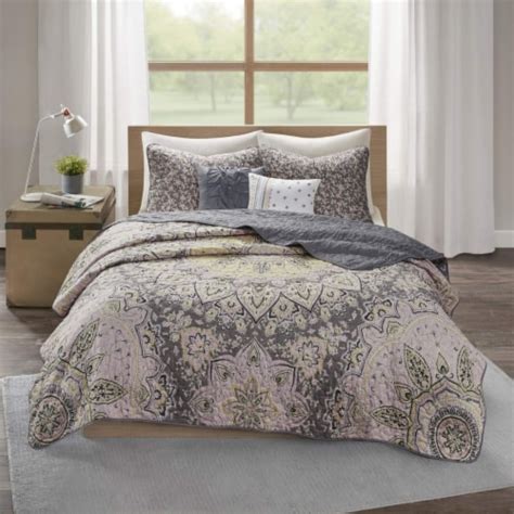 Intelligent Design Odette Casual Medallion Bohemian Quilt Set Twin