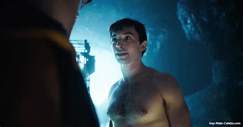 Ezra Miller Nude And Sexy In The Flash The Sexy Men