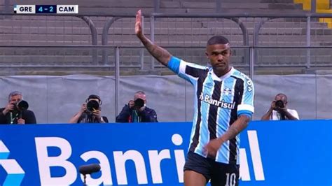 Achavam que Douglas Costa ia salvar o Grêmio e agora pode ir jogar onde