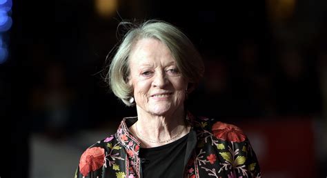 88 Jarige Actrice Maggie Smith Schittert In Nieuwe Loewe Campagne