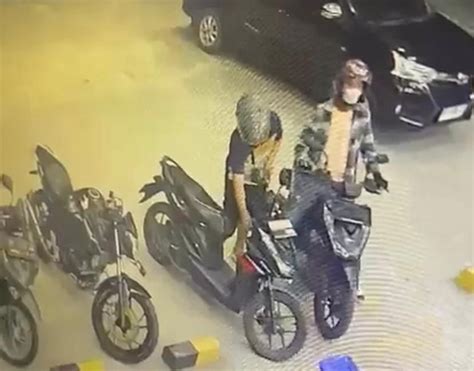 Pencuri Gasak Motor Beat Di Parkiran Alfamart Pesawaran Jendela