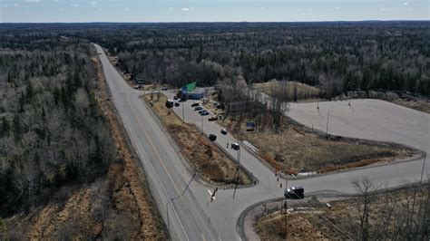 Police Patrol Ontario Border 24 7 To Enforce Ban On Non Essential