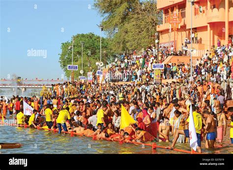 Hindu Pilgrims Taking Holy Dip Kumbh Mela Ujjain Madhya Pradesh