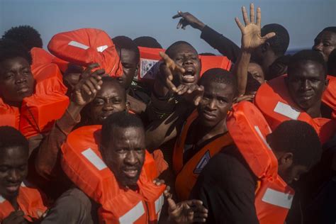 Migranti In Poche Ore Morti In Mare Schiacciati O Asfissiati