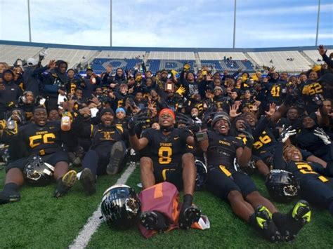 No. 75 Highland Springs wins another Virginia high school football ...