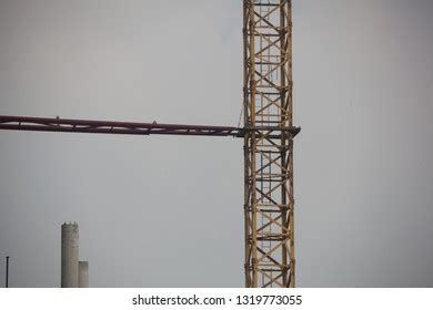 Crane Lifting Heavy Objects Stock Photo 1319773055 | Shutterstock