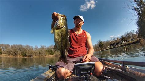 Texas Prespawn Bass Fishing With Bill Lewis Lures Youtube