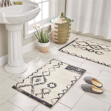 Odd Shaped Bathroom Rugs Bryont Blog