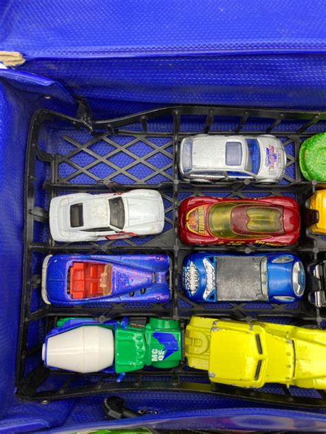 Lot Hot Wheels Carrying Case As Is With Cars Some Hot