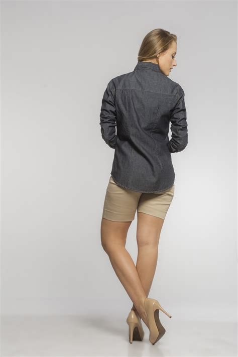 Bermuda Social Feminina Em Sarja Nude Unique Alfaiataria