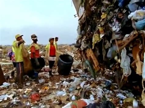 Waste Land 2010 Trailer Video Dailymotion