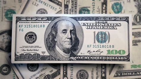 Leve baja del dólar blue en un mercado atento a la segunda etapa del