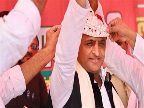 Akhilesh Yadav In Gorakhpur Pda Is With India Alliance That S Why Panic