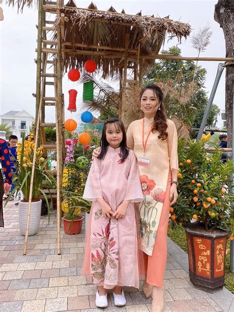 So ảnh hồi bé của các hot mom đình đám Ai cũng xinh xắn khí chất di truyền hết cho team hot kid