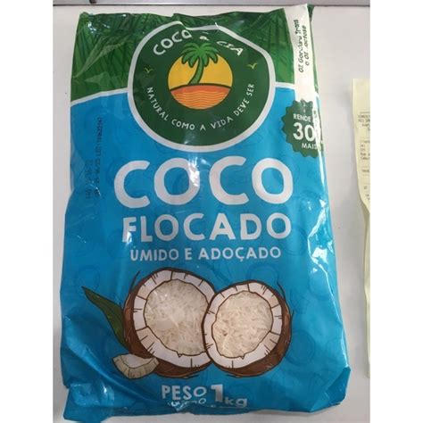 Coco flocado úmido e adoçado 1kg para confeitar e rechear doces e bolos